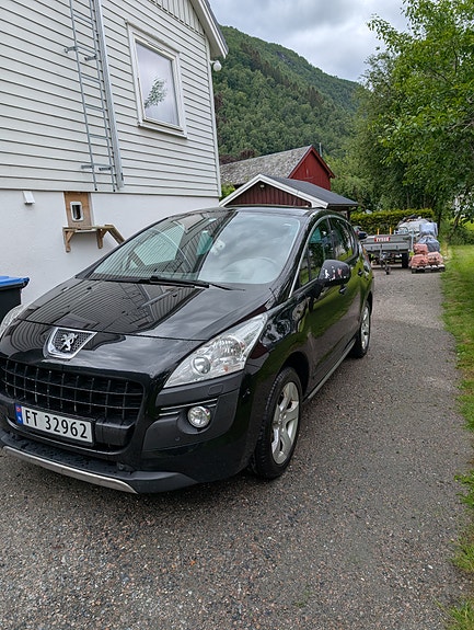 Peugeot 3008 2 of 15