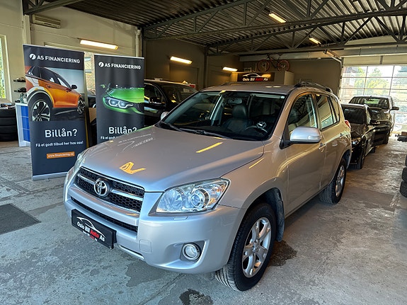Toyota RAV4 4 of 23