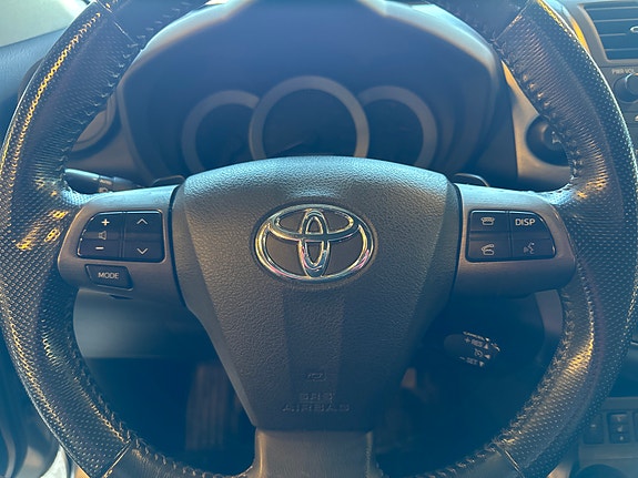 Toyota RAV4 20 of 23