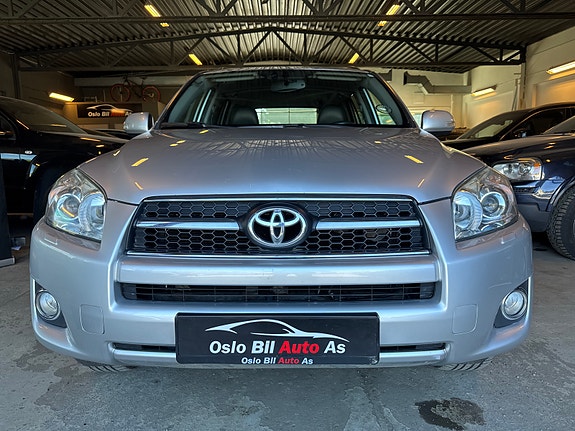 Toyota RAV4 5 of 23