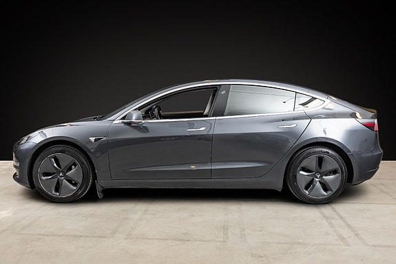 Tesla Model 3 5 of 5