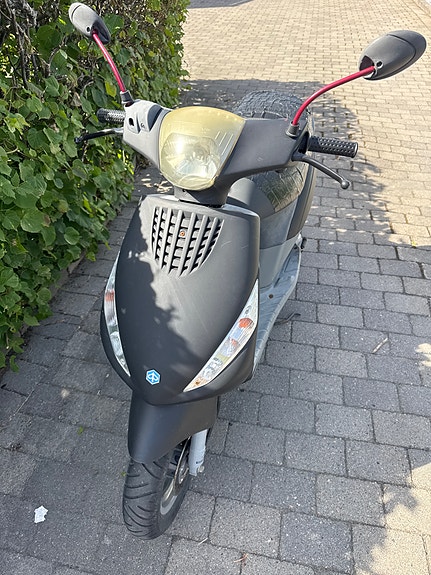 Piaggio ZIP 50 4 of 5