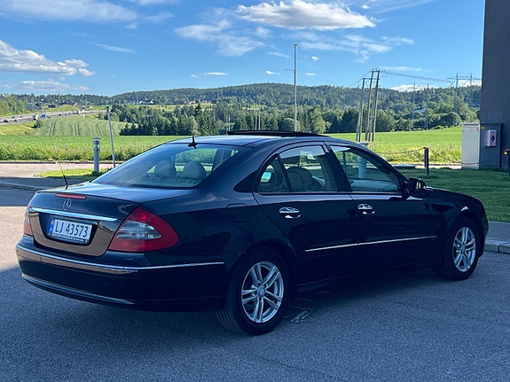 Mercedes-Benz E220 6 of 20