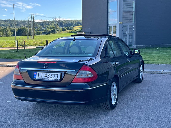 Mercedes-Benz E220 11 of 20