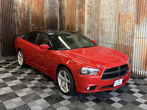 Dodge Charger 2 of 5