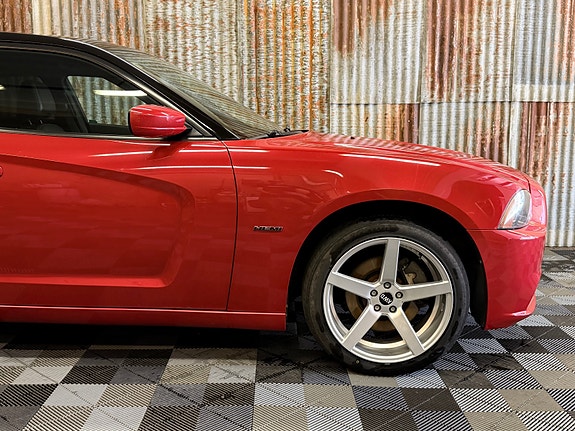 Dodge Charger 4 of 5