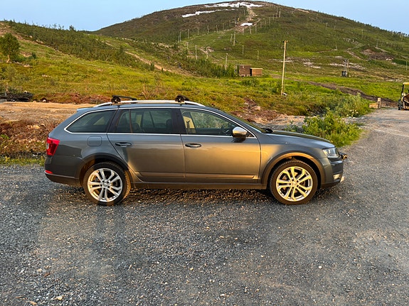Skoda Octavia Scout 5 of 5