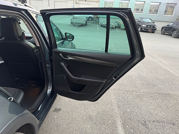 Skoda Octavia Scout 17 of 22