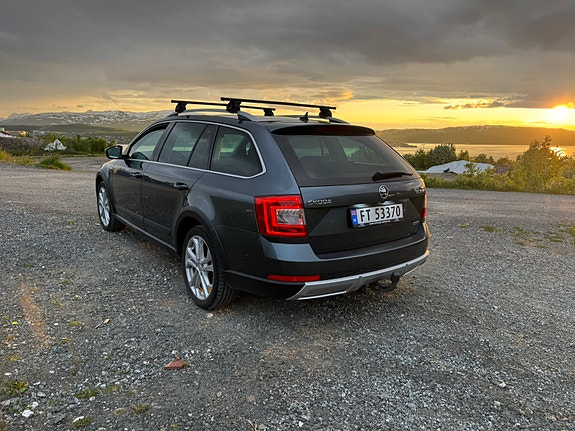 Skoda Octavia Scout 8 of 22