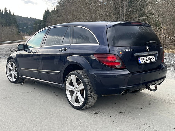 Mercedes-Benz R320 5 of 5
