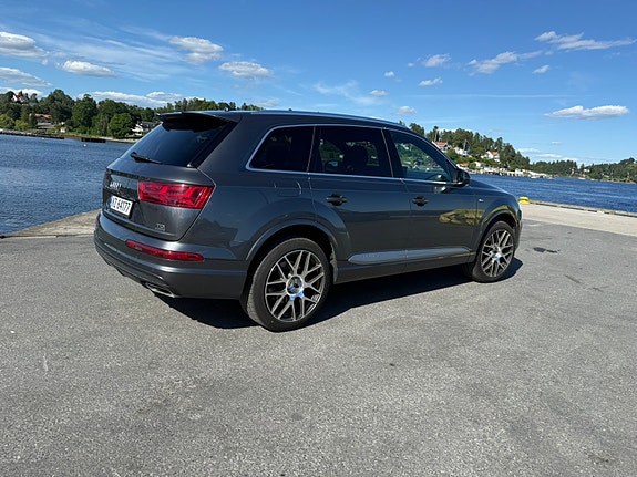 Audi Q7 4 of 30