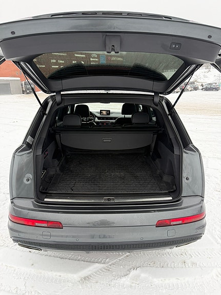 Audi Q7 30 of 30