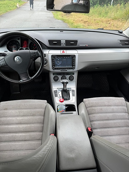 Volkswagen Passat 25 of 30