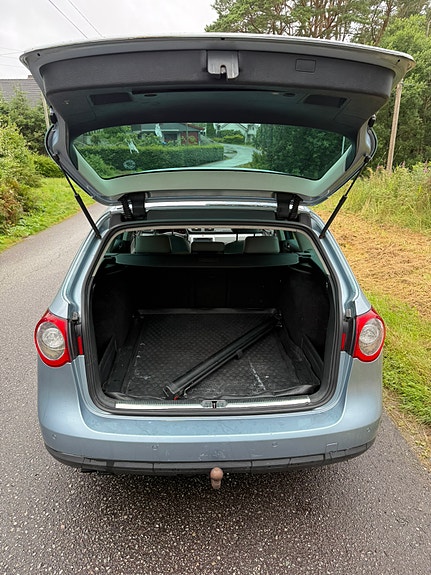Volkswagen Passat 13 of 30
