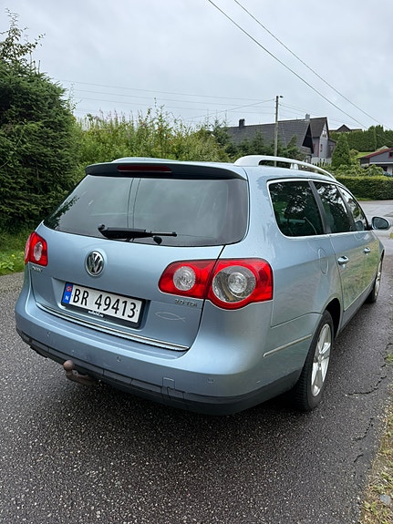 Volkswagen Passat 8 of 30