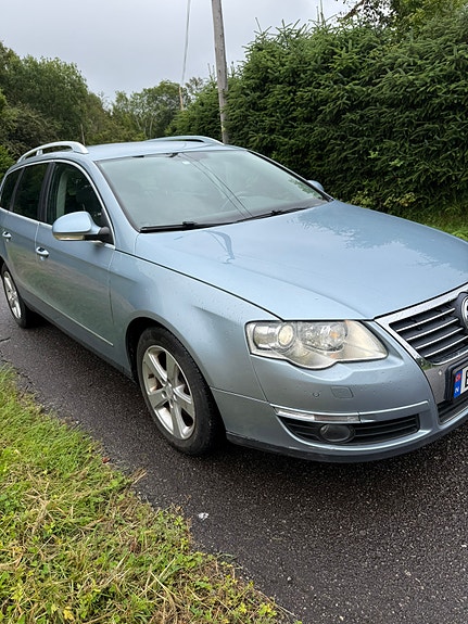 Volkswagen Passat 12 of 30