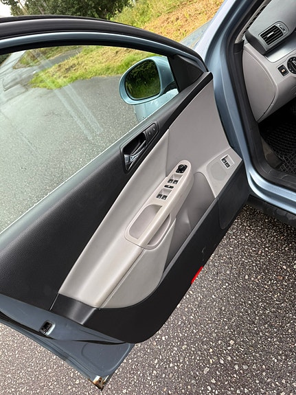 Volkswagen Passat 24 of 30
