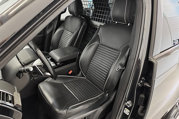 Land Rover Discovery 26 of 30