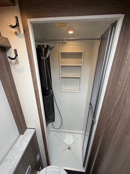Bilde 36 av KABE ROYAL 810 LXL