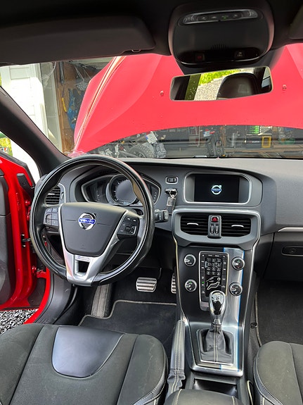 Volvo V40 11 of 14