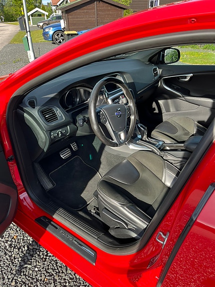 Volvo V40 6 of 14