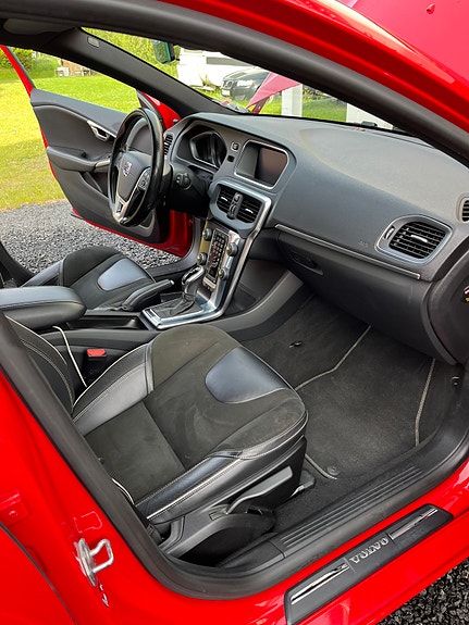 Volvo V40 8 of 14
