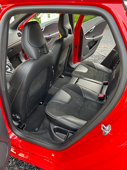Volvo V40 7 of 14