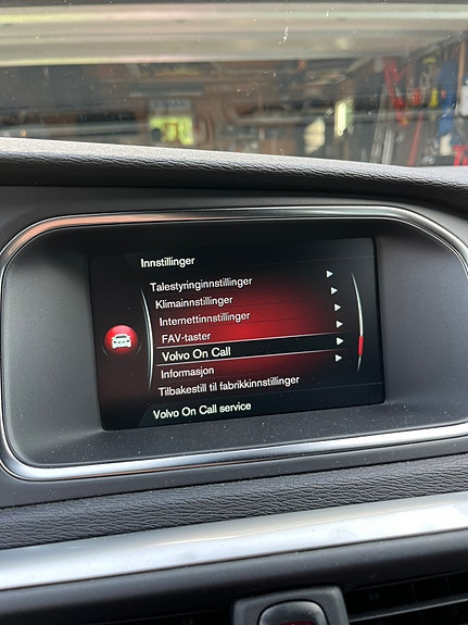 Volvo V40 13 of 14