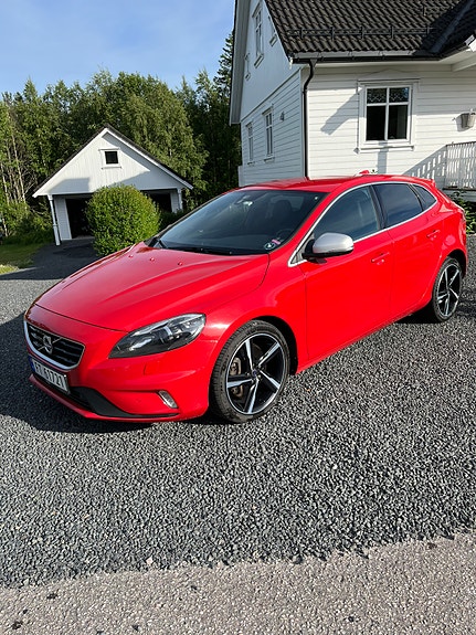 Volvo V40 3 of 14