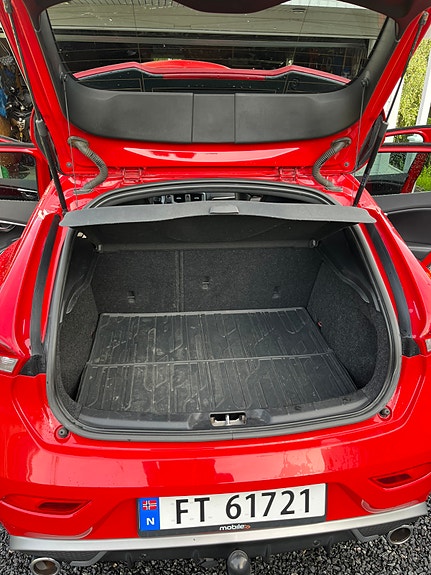 Volvo V40 9 of 14