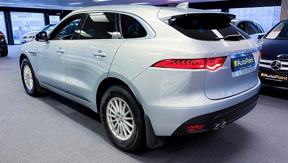 Jaguar F-PACE 5 of 5