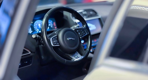 Jaguar F-PACE 9 of 11