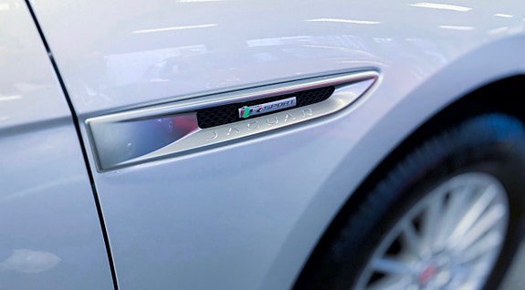 Jaguar F-PACE 7 of 11