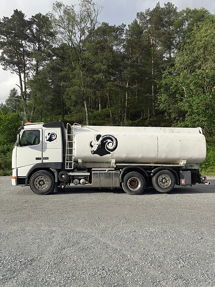 Volvo FH16 470 2 of 5