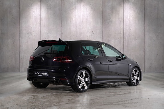 Volkswagen Golf VII 5 of 5