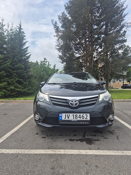 Toyota Avensis 4 of 16