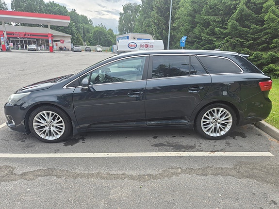 Toyota Avensis 7 of 16