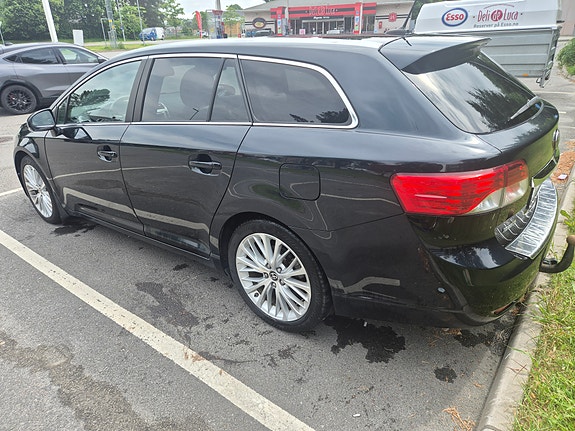 Toyota Avensis 6 of 16
