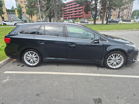 Toyota Avensis 3 of 16