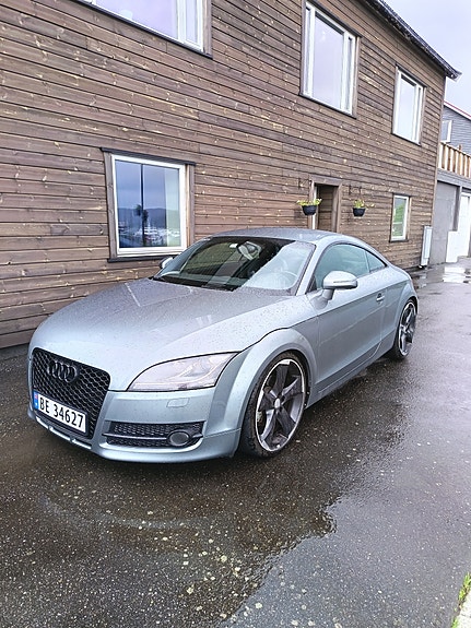 Audi TT 3 of 5
