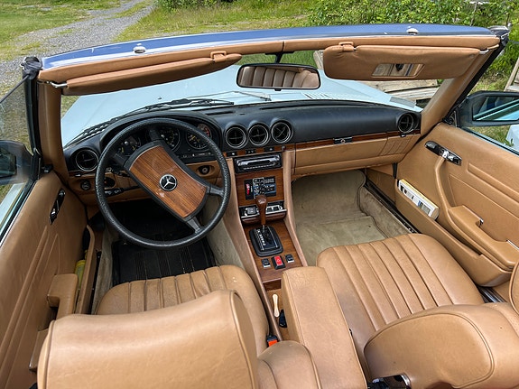 Mercedes-Benz 450 SL 2 of 5