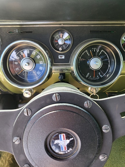 Ford Mustang 17 of 30
