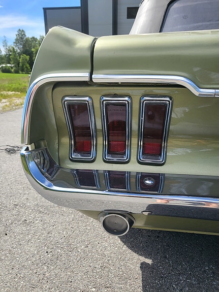Ford Mustang 15 of 30