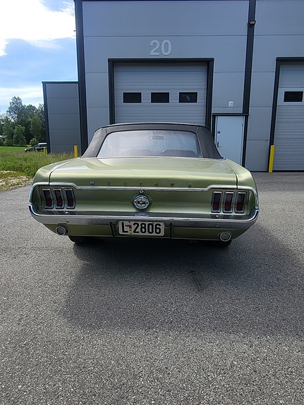 Ford Mustang 6 of 30