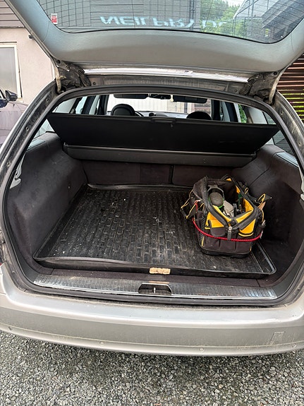 Mercedes-Benz E220 11 of 11