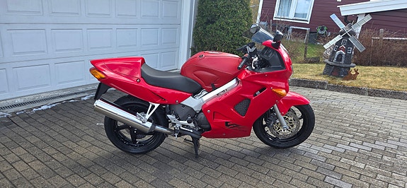 Honda VFR 800 9 of 15