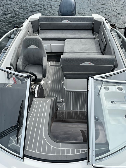 Strøken Ibiza 640T, ny 2024 med Yamaha F150 3 of 5