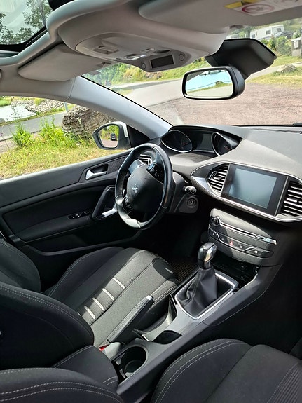 Peugeot 308 13 of 20