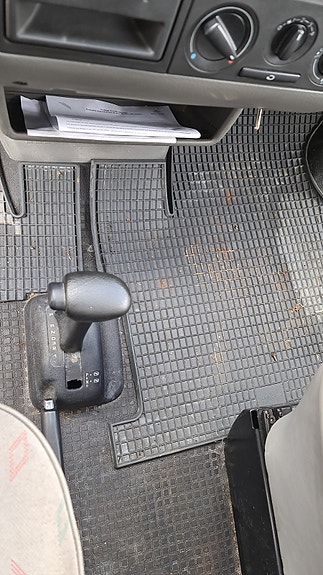 Volkswagen Transporter 14 of 16