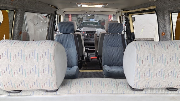Volkswagen Transporter 10 of 16